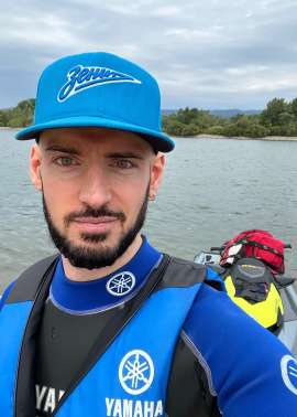 Radix, 32, Frankfurt am Main