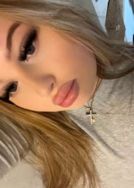 Justine333, 20, Minden