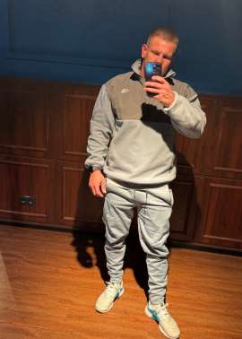 Manuellsen, 33, Duisburg