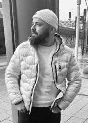 WowGin, 35, Hamburg