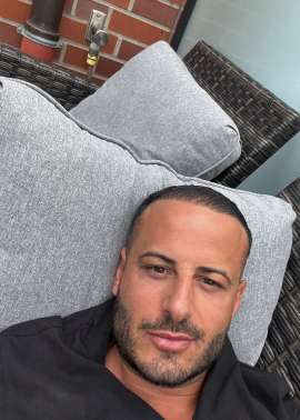 Dessantos, 33, Köln