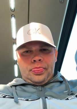 Ivars, 40, Neumünster