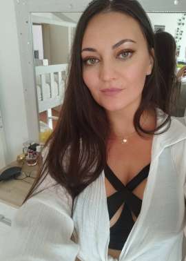 Taliia, 38, Hof