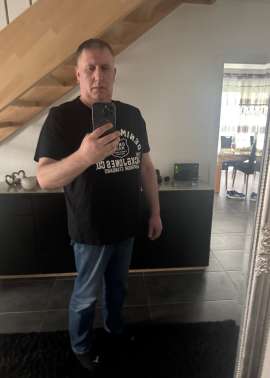 Starry, 50, Karlsruhe