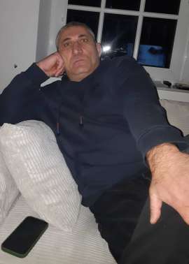 Giorgiaronia, 49, Mainz