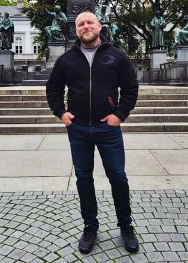 Andron300, 44, Baden-Baden