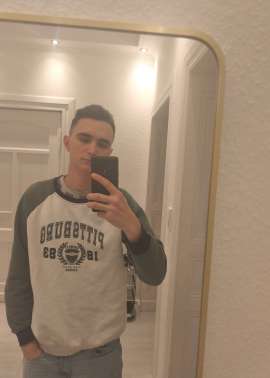 Misha2003, 22, Solingen